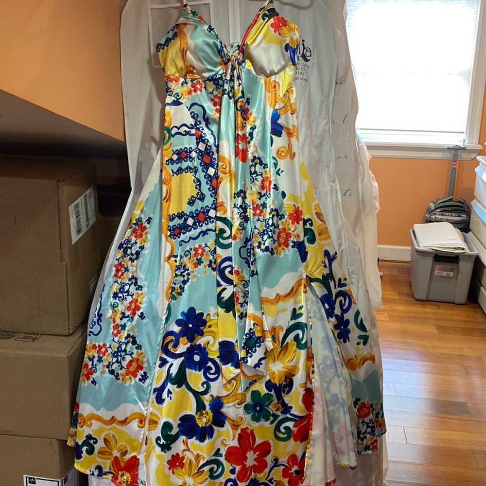 Brand Boston Proper, Color multiple colors and floral Size 2